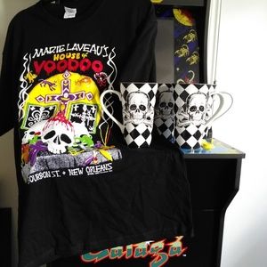 House of Voodoo Shirt/ Skull & Crossbones Mugs